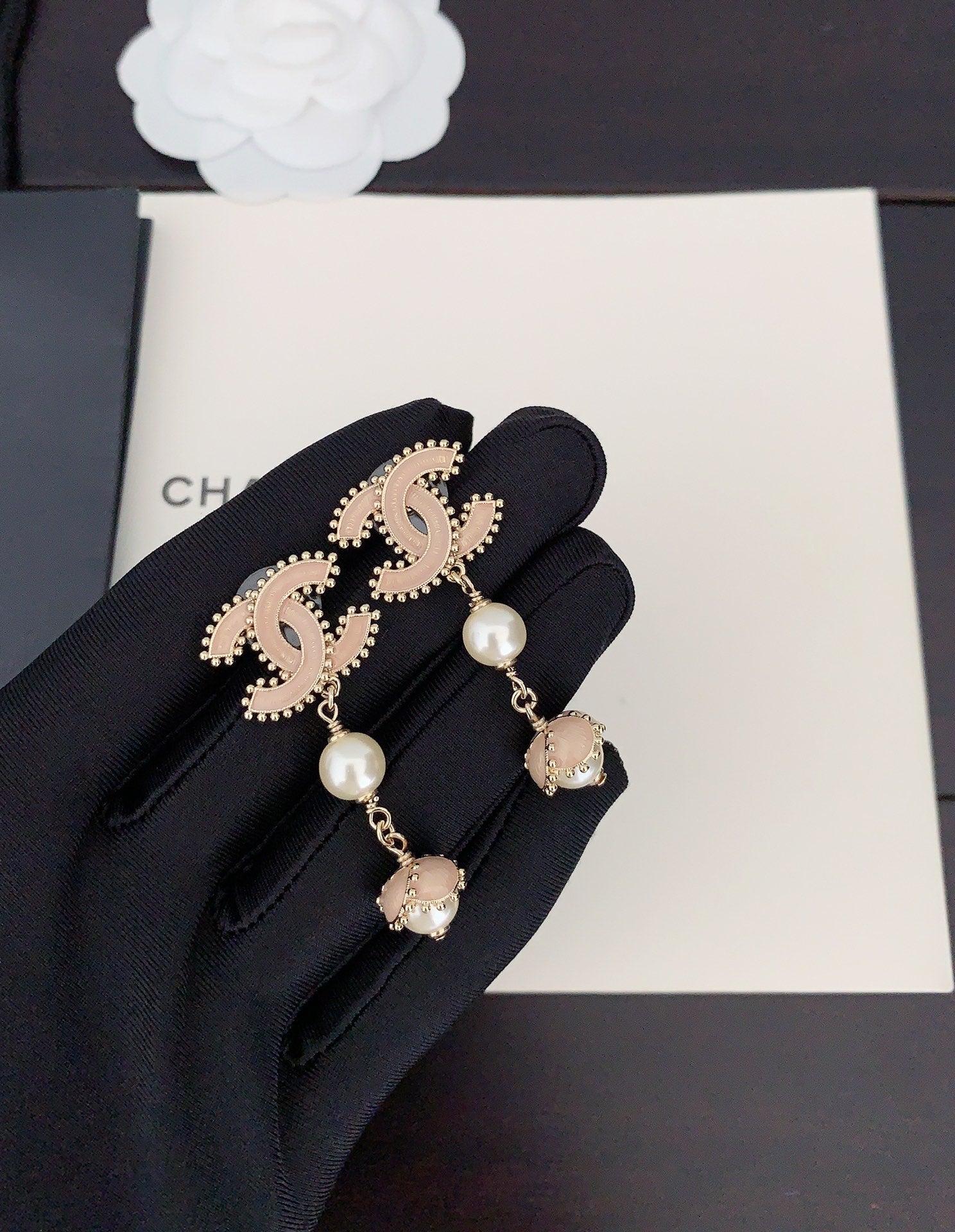 18K  Chanel Pearl Crystals Earrings