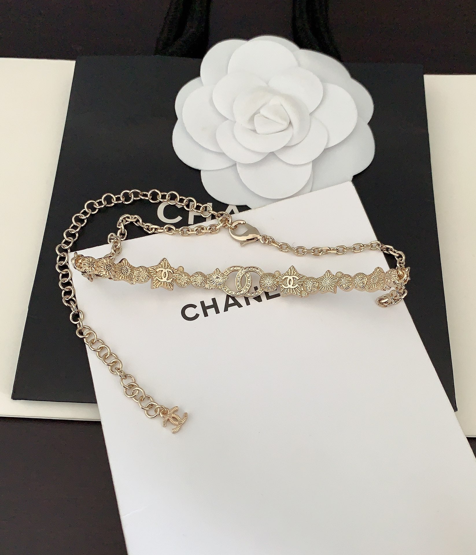 18K  Chanel White Pearl Crystals Necklace