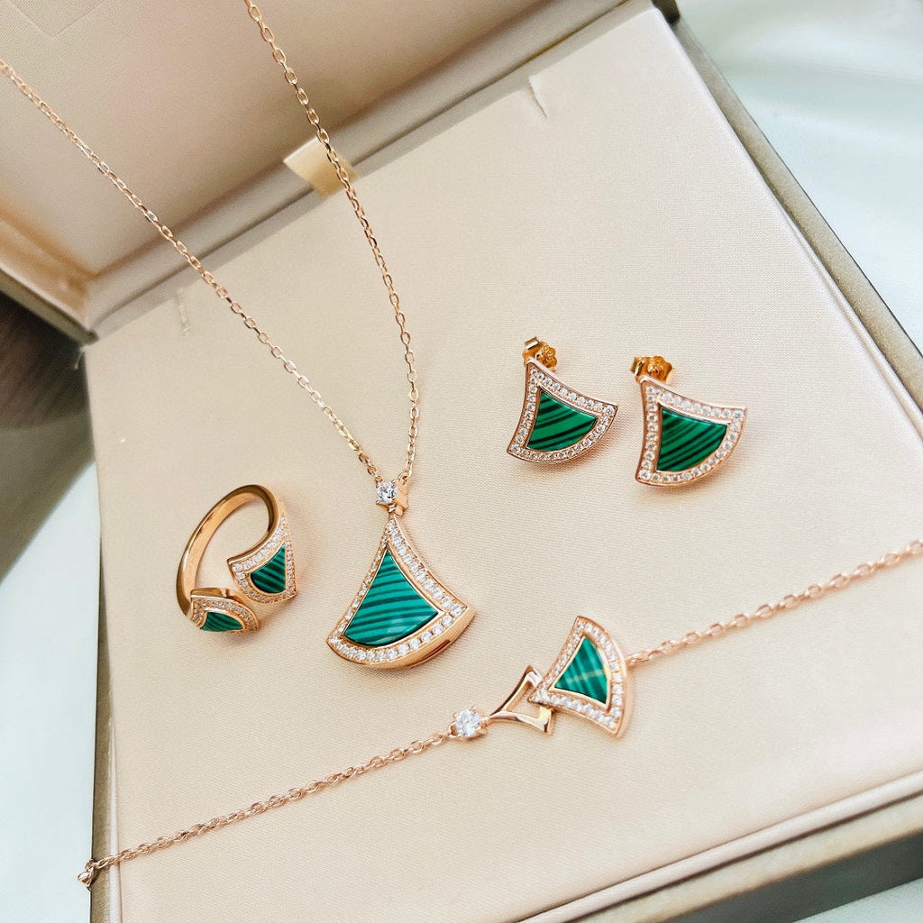 18K BVLGARI Dream Malachite Ring