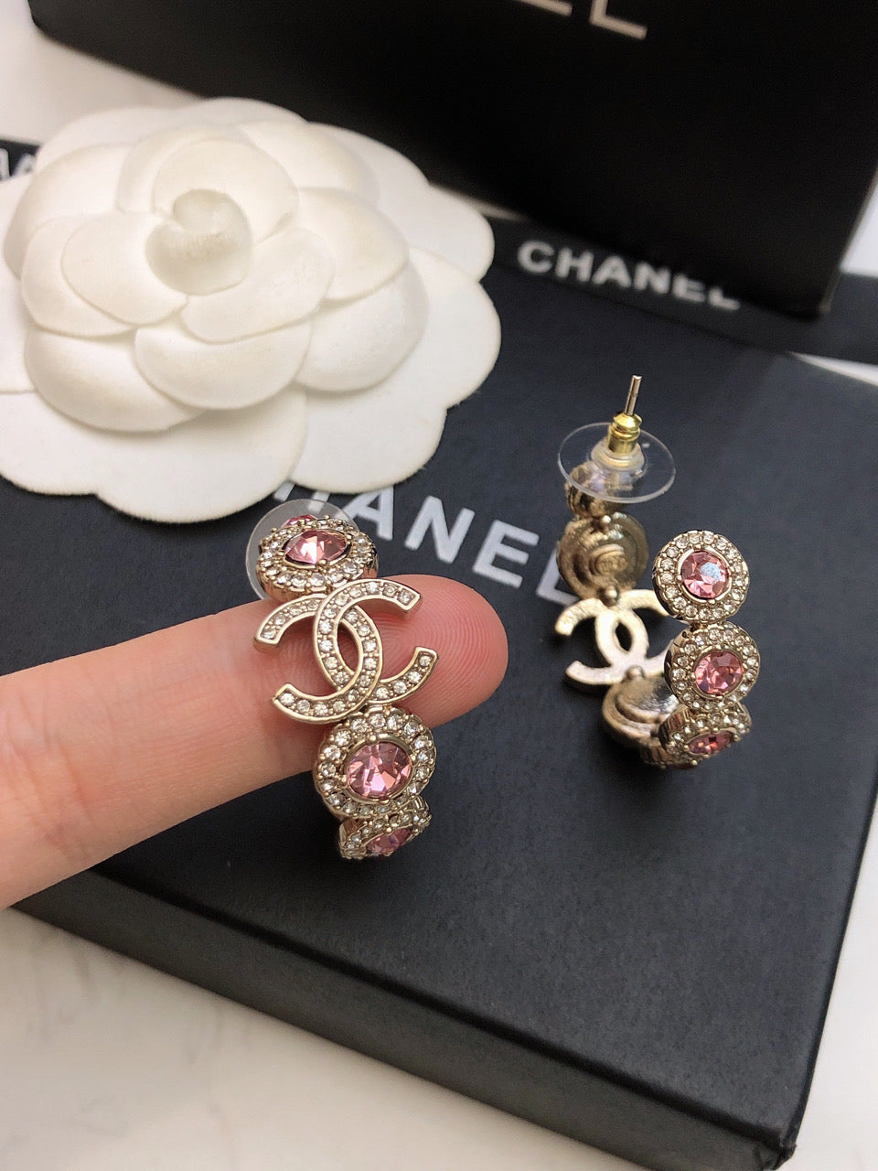 18K  Chanel Flowers Earrings