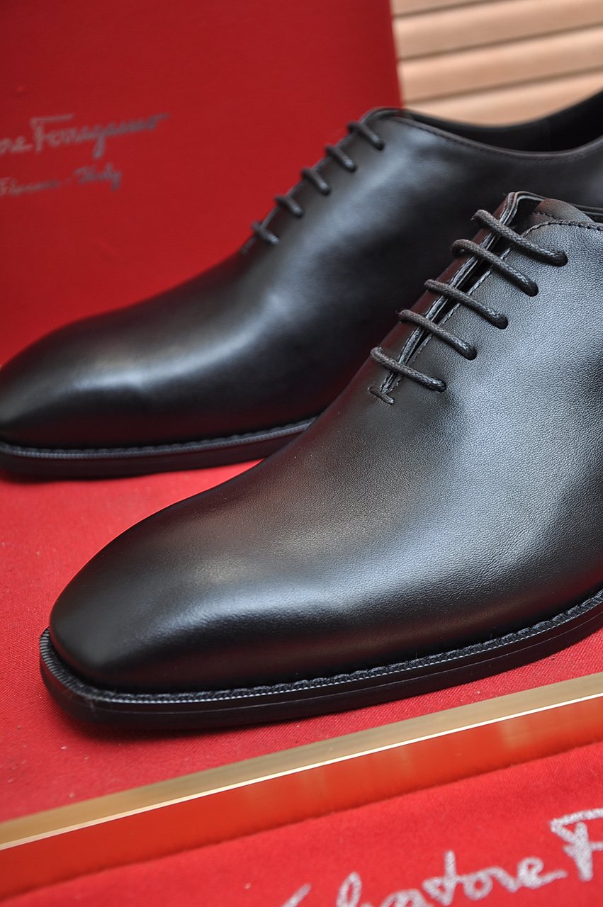 Salvatore Ferragamo Black Lace-Up Dress Shoes — detail