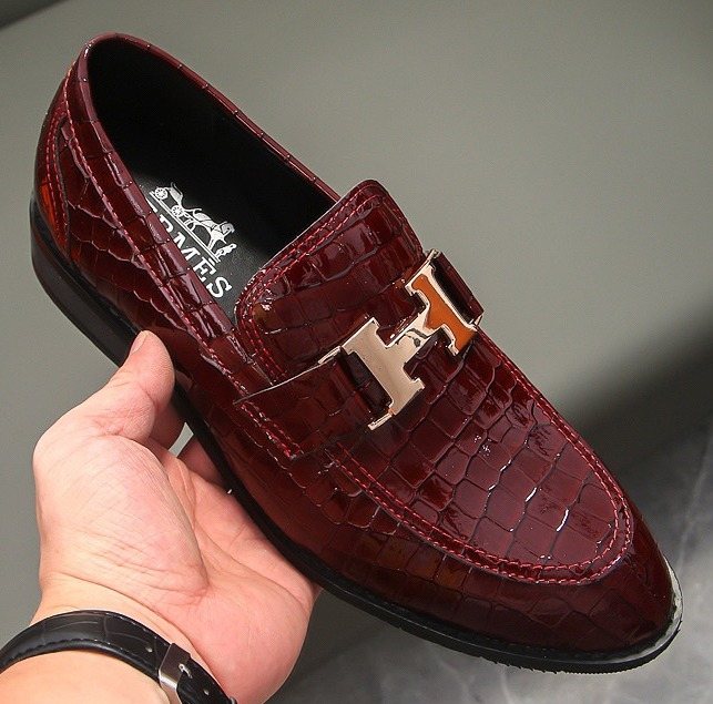 Hermès Burgundy Crocodile-Pattern Loafers — front