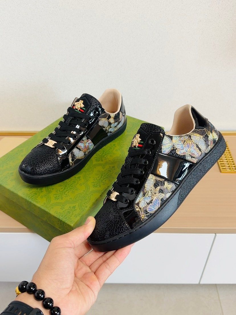 Gucci Floral Panel Sneakers — model