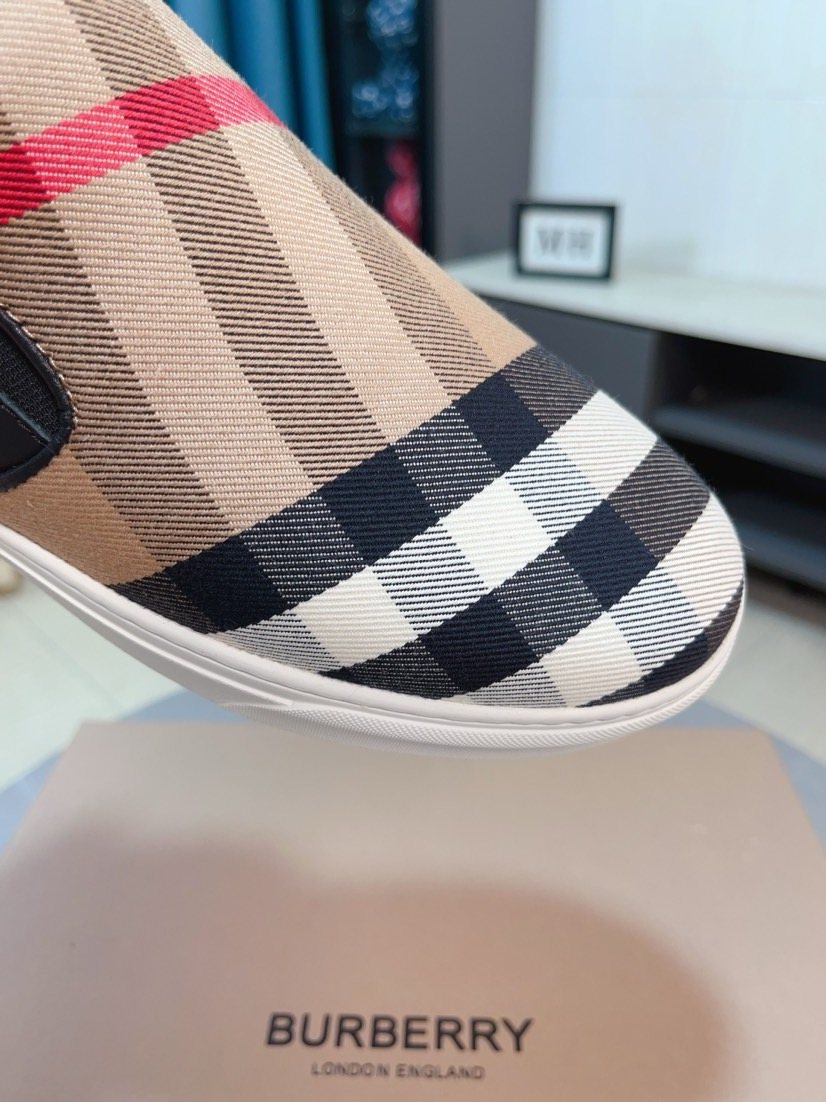 Burberry Beige Check Slip-On Sneakers — detail