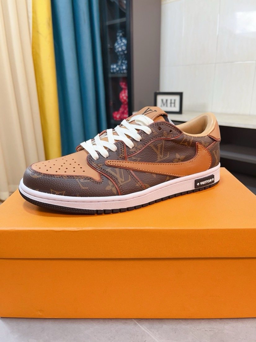 Nike Brown and Tan Patterned Low-Top Sneakers — side