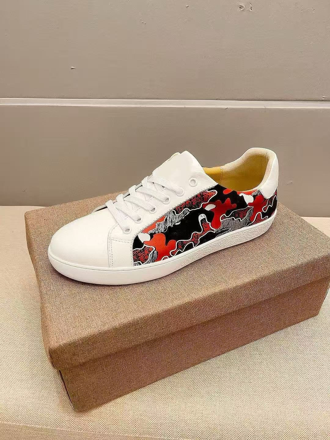 Gucci White Low-Top Sneakers with Black and Red Sides — side