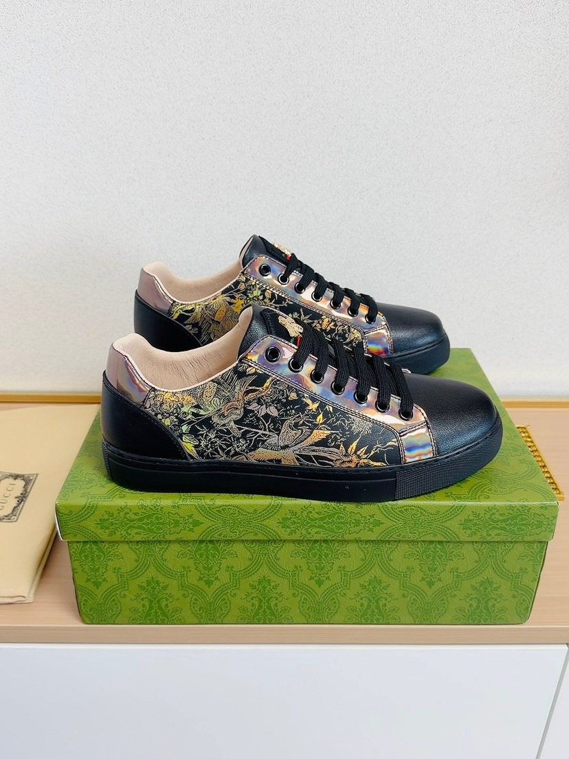 Gucci Black Gold-Pattern Low-Top Sneakers — hero