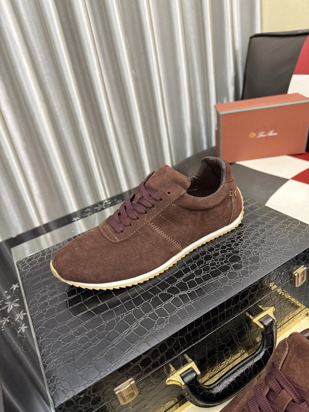 Men's Dark Brown Lace-Up Casual Sneakers — side