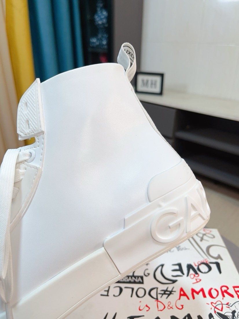 Dolce & Gabbana White Lace-Up High-Top Sneakers — detail