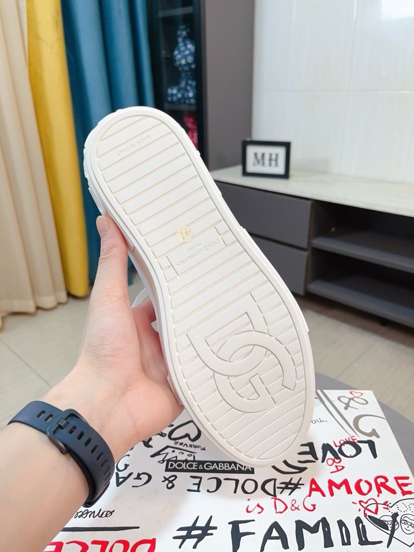 Dolce & Gabbana White Lace-Up High-Top Sneakers — detail