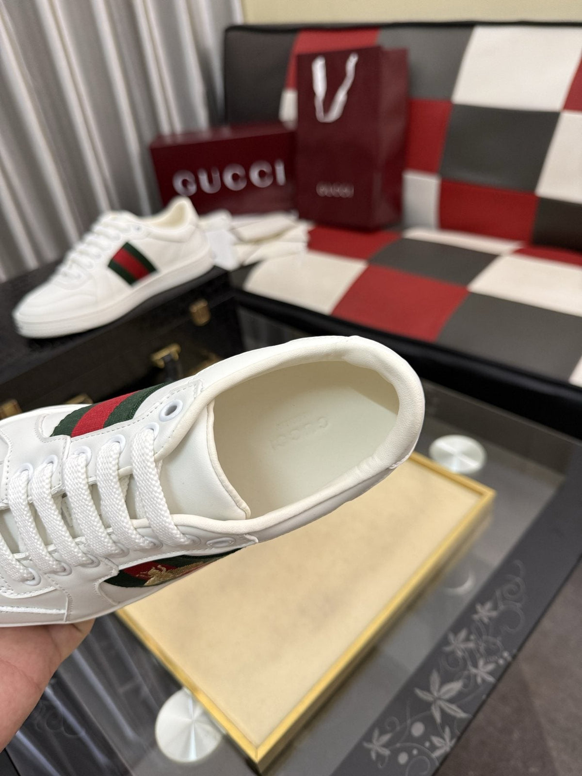 Gucci Green and Red Stripe Bee Sneakers — detail