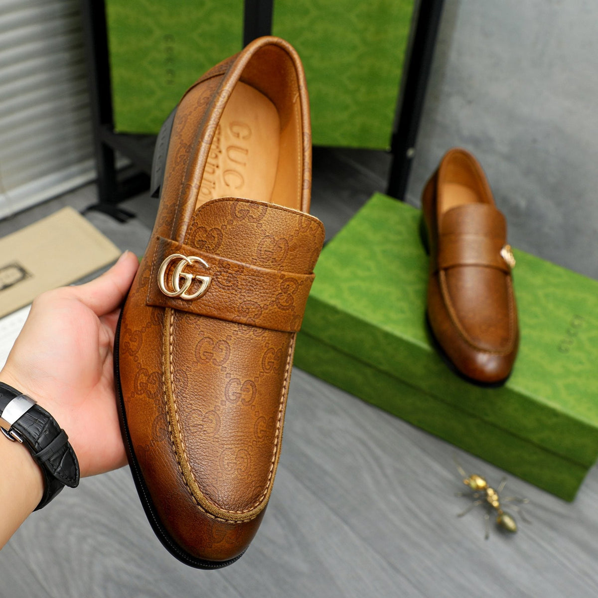 Gucci Brown Textured Loafers — model