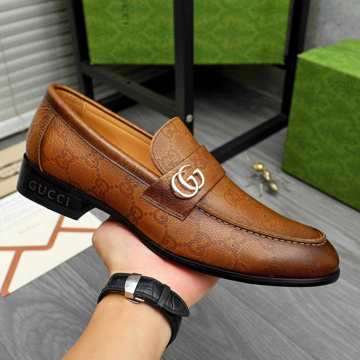 Gucci Brown Textured Loafers — model