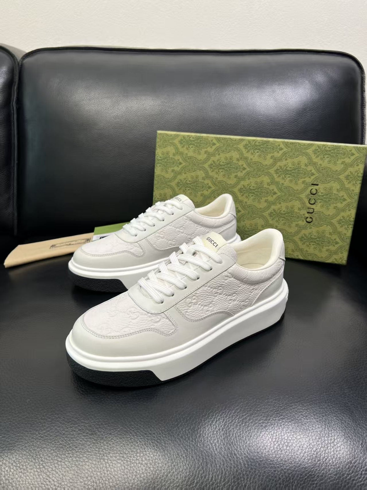 Gucci Off-White Low-Top Men's Sneakers — front