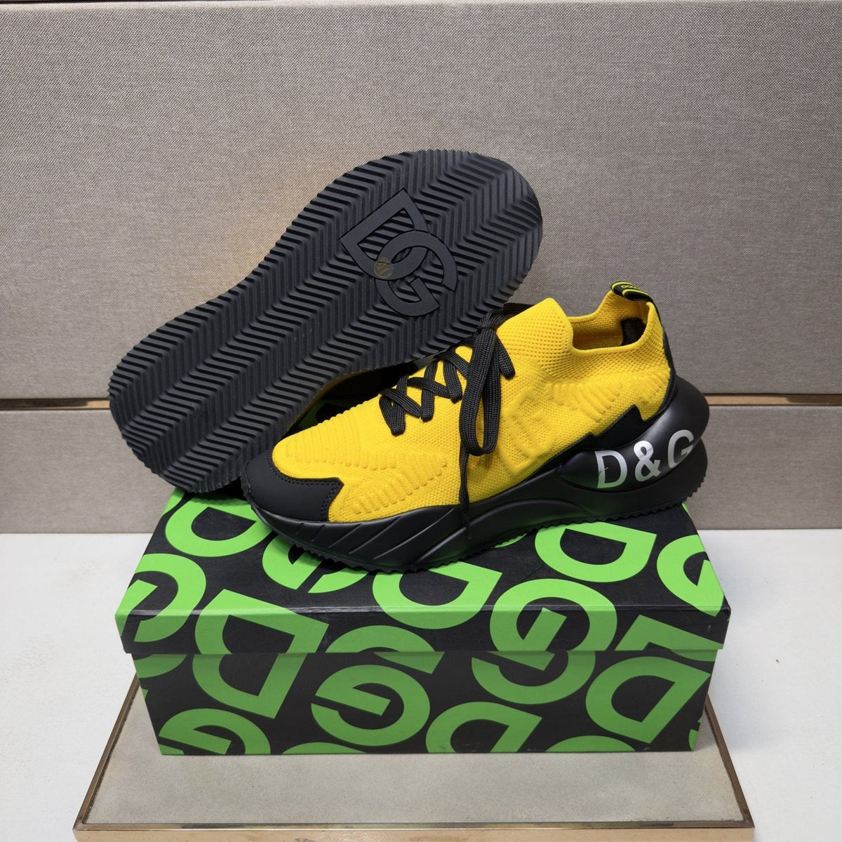 Dolce & Gabbana Yellow and Black Lace-Up Sneakers — detail