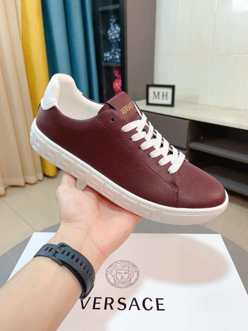 Versace Men's Low-Top Lace-Up Sneakers — model