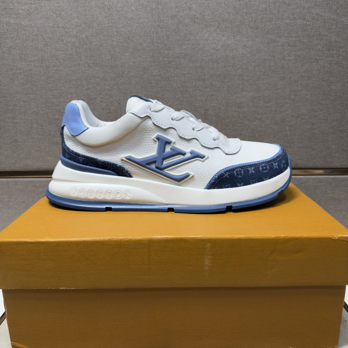 Louis Vuitton Contrast-Trim Low-Top Sneakers — side