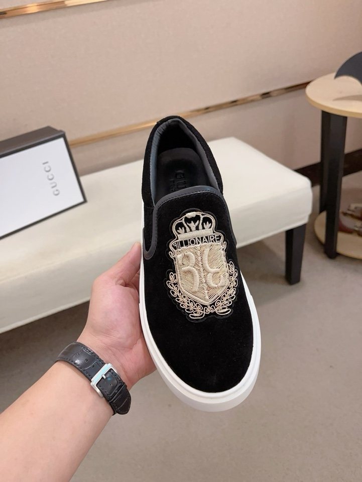 Gucci Crest Slip-On Shoes — front