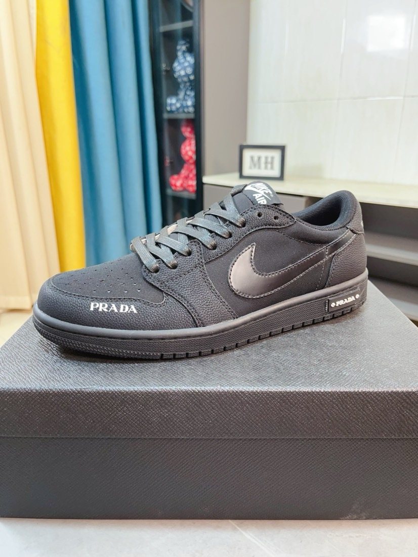 Nike Black and Dark Gray Low-Top Sneakers — front