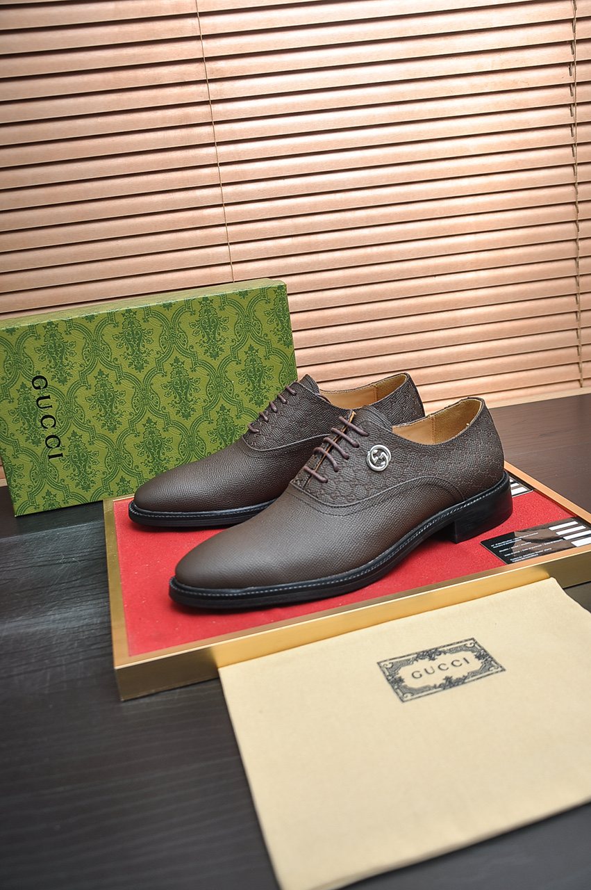 Gucci Textured-Panel Lace-Up Dress Shoes — front