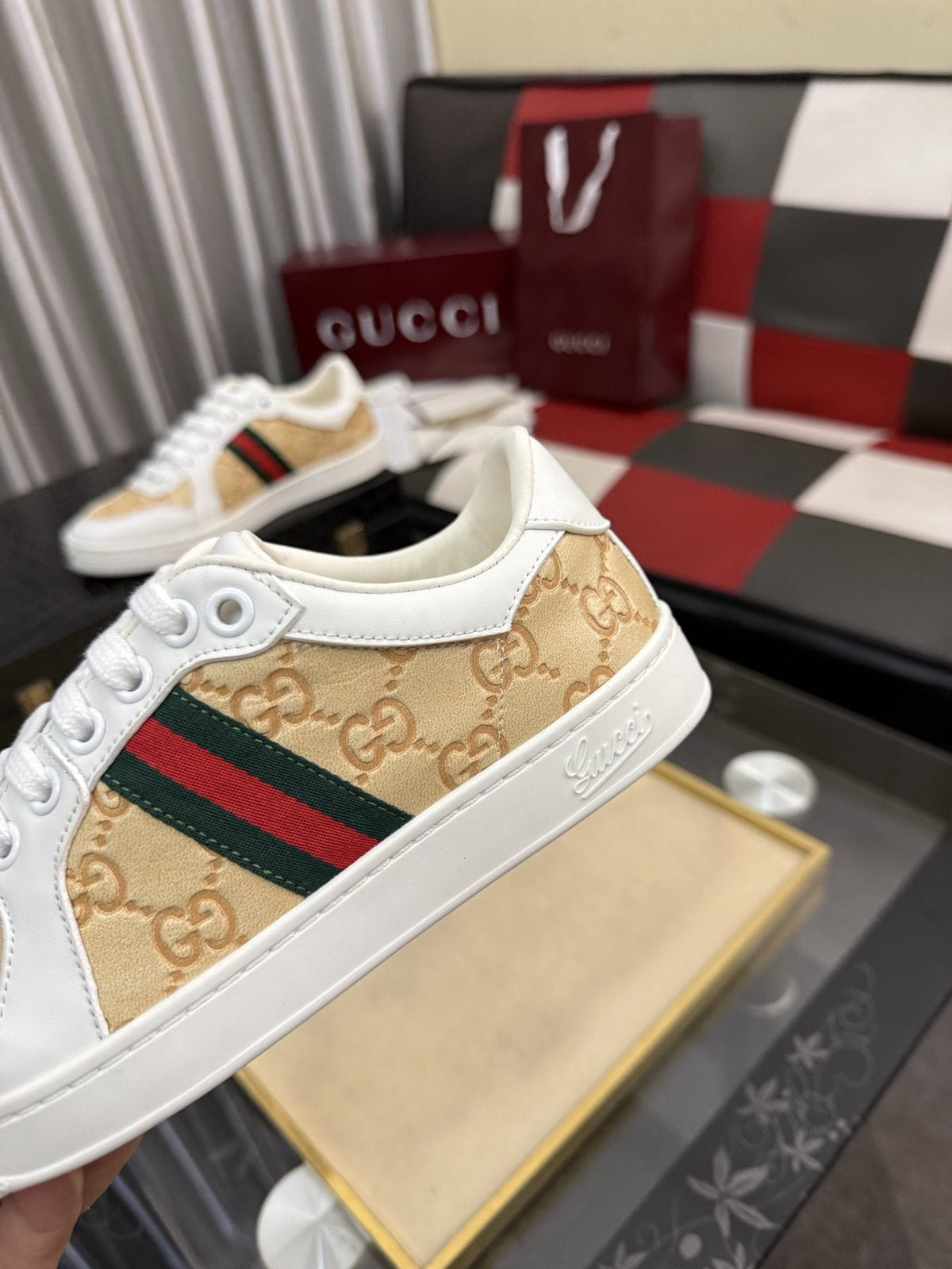 Gucci Patterned Low-Top Sneakers with Stripes — detail