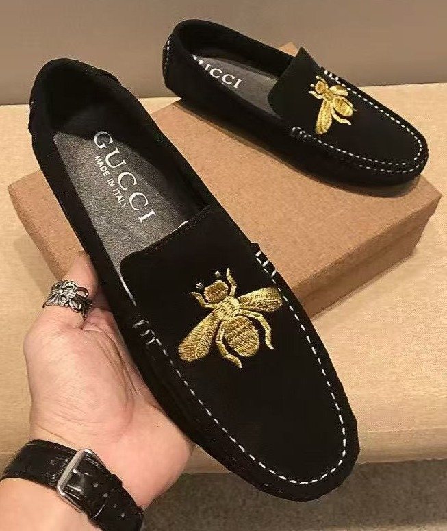 Gucci Black Bee-Embroidered Loafers — front