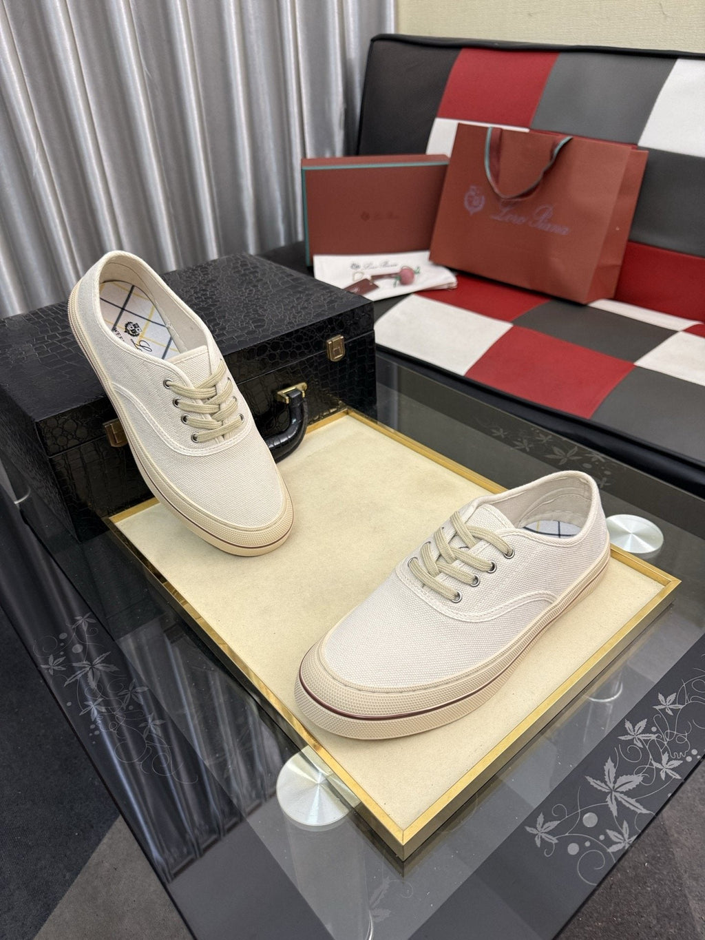 Low-Top Lace-Up Casual Shoes — hero