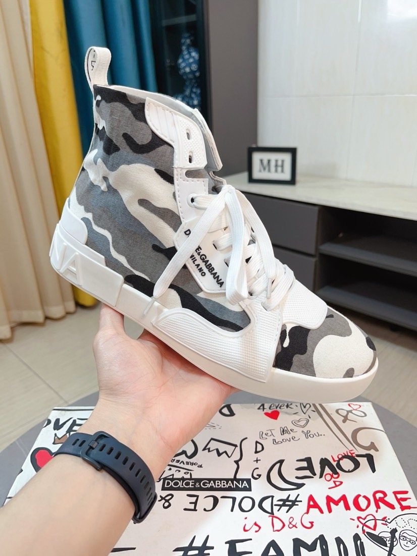 Dolce & Gabbana Camouflage High-Top Sneakers — model