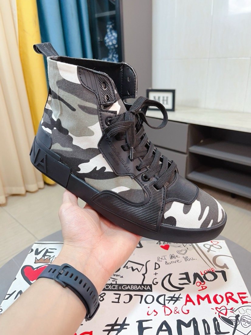 Dolce & Gabbana Camouflage High-Top Sneakers — model
