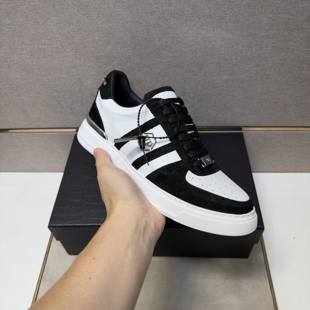Philipp Plein Men's Paneled Low-Top Sneakers — model