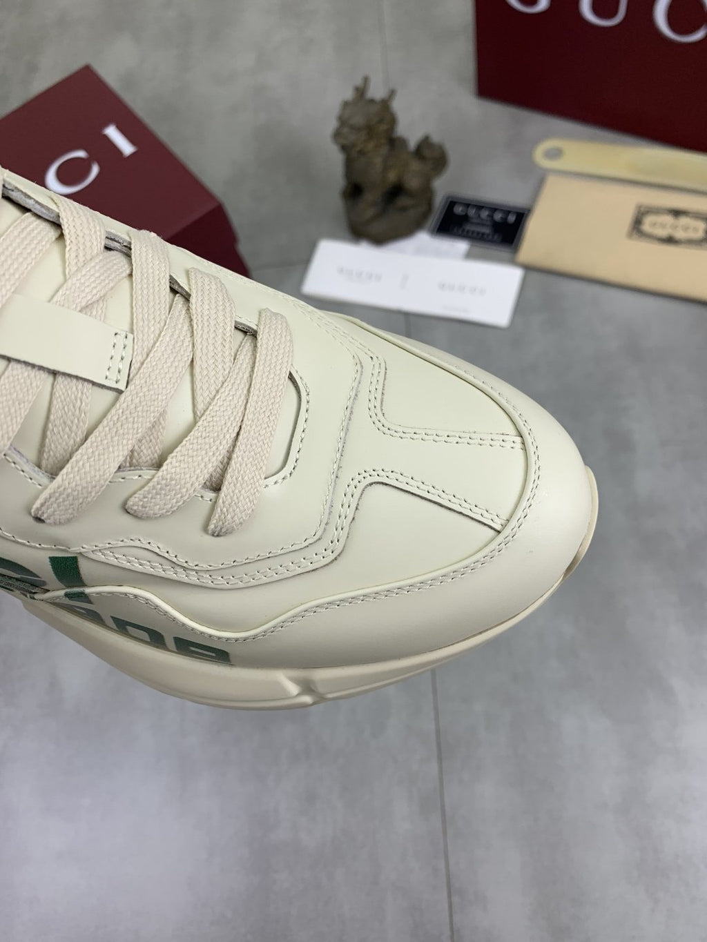 Gucci Cream and Green Chunky Sneakers — detail