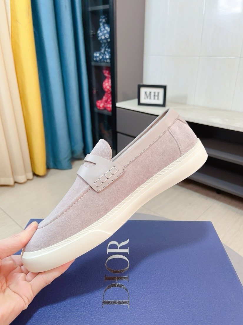 Dior Strap Loafers with Contrast Soles — model