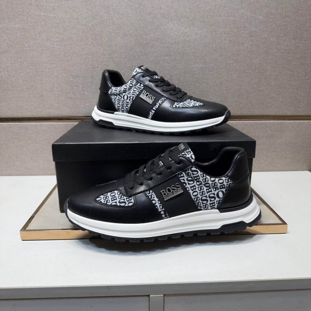 Hugo Boss Contrast-Panel Low-Top Sneakers — side