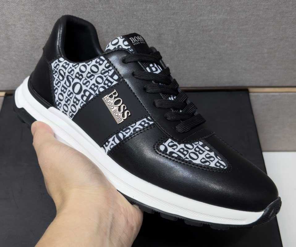 Hugo Boss Contrast-Panel Low-Top Sneakers — front