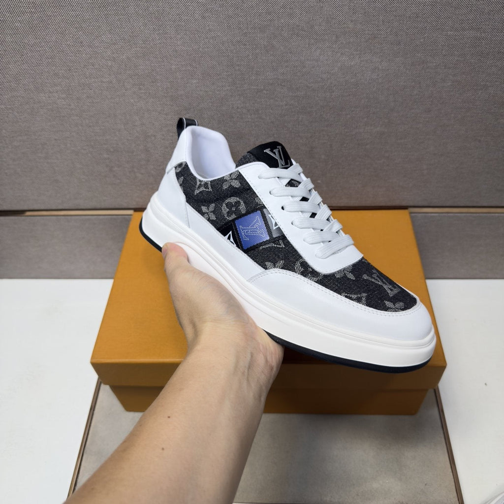 Louis Vuitton Patterned Low-Top Sneakers — model