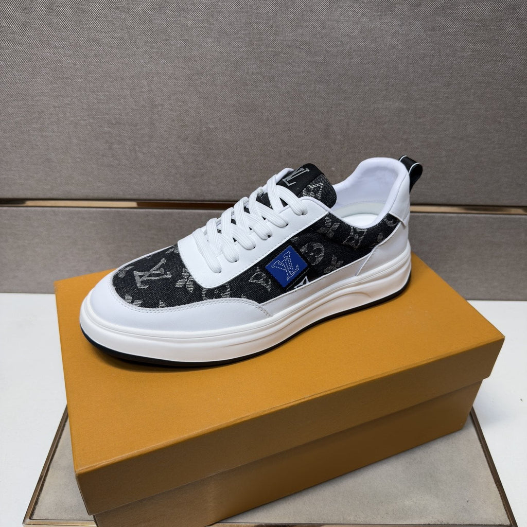 Louis Vuitton Patterned Low-Top Sneakers — front