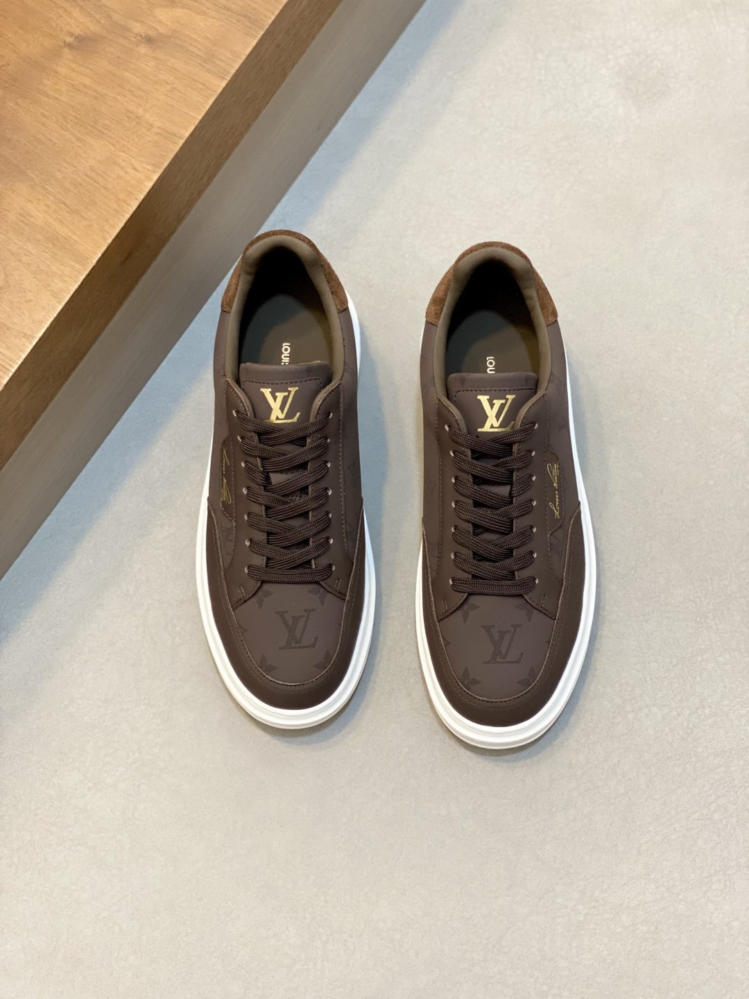 Louis Vuitton Patterned Low-Top Sneakers — front