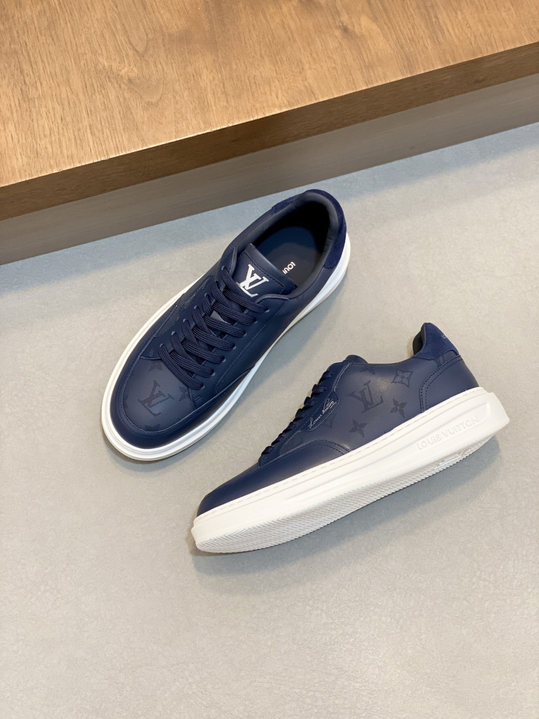 Louis Vuitton Patterned Low-Top Sneakers — front