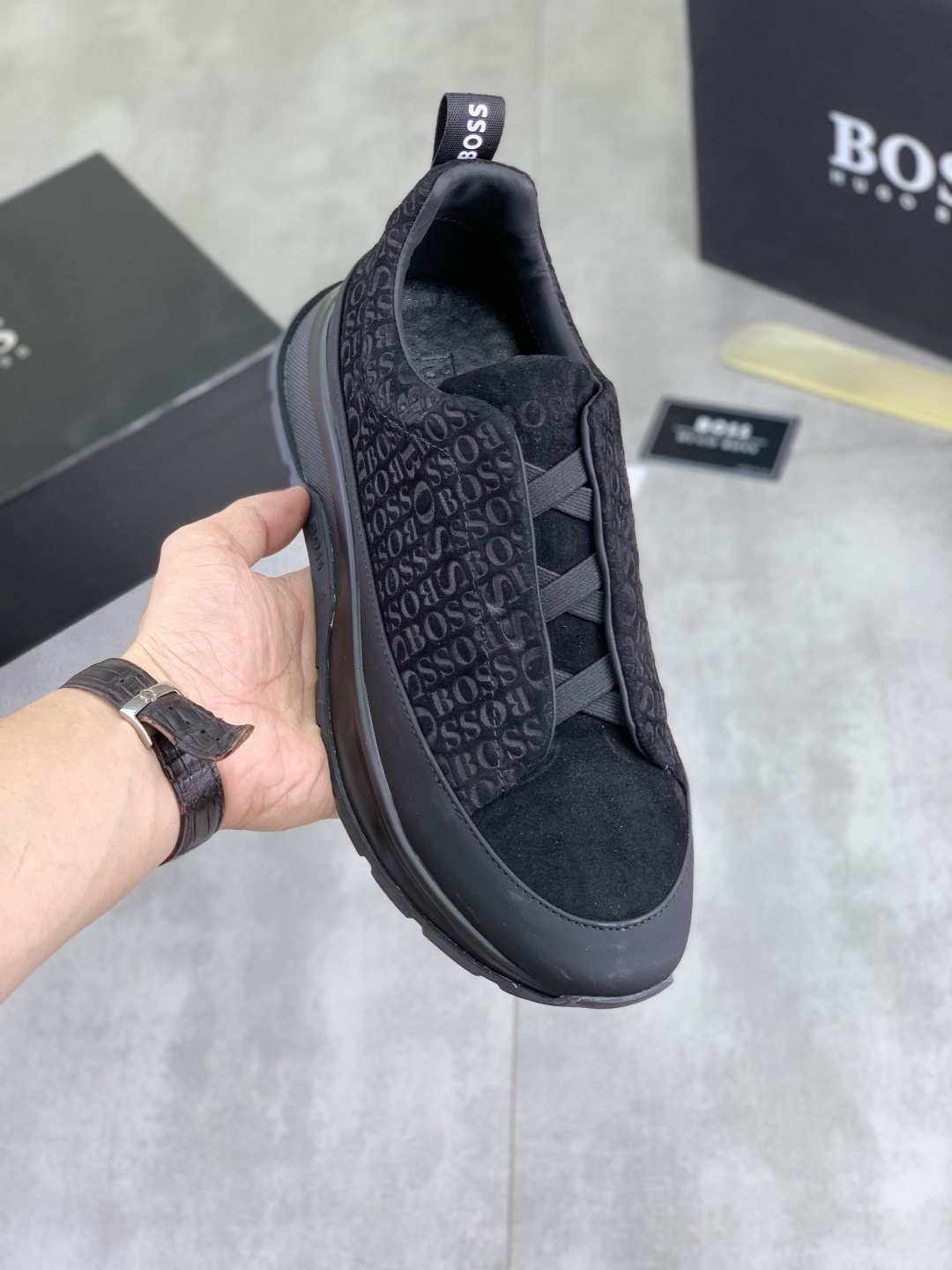BOSS Textured Low-Top Lace-Up Sneakers — model