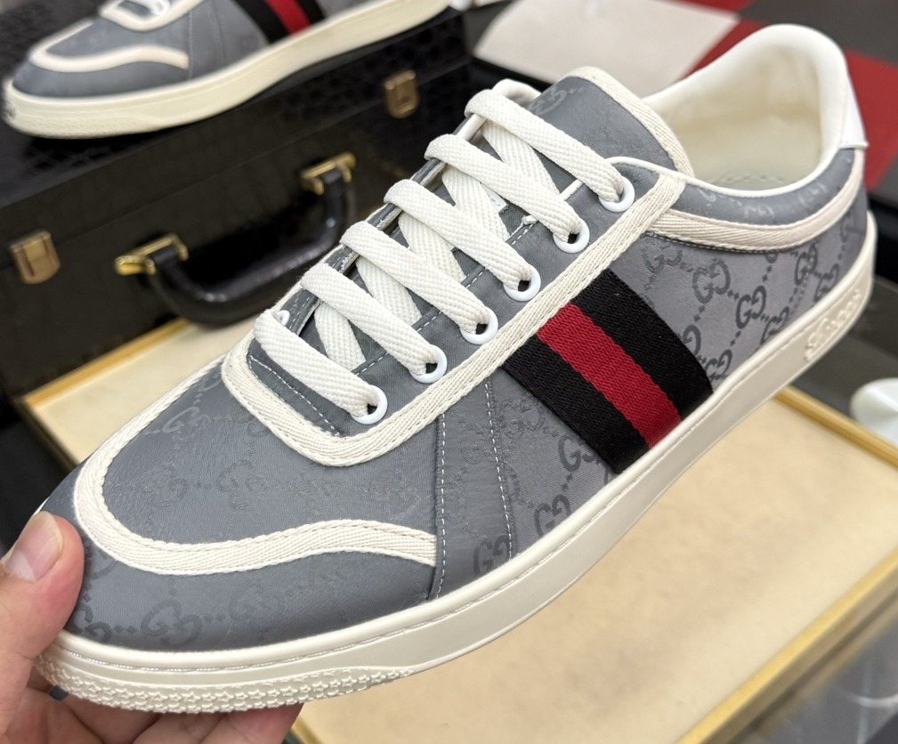 Gucci Striped Low-Top Sneakers — hero
