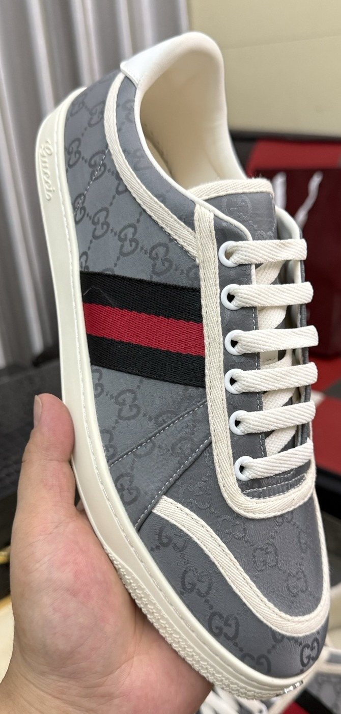Gucci Striped Low-Top Sneakers — front
