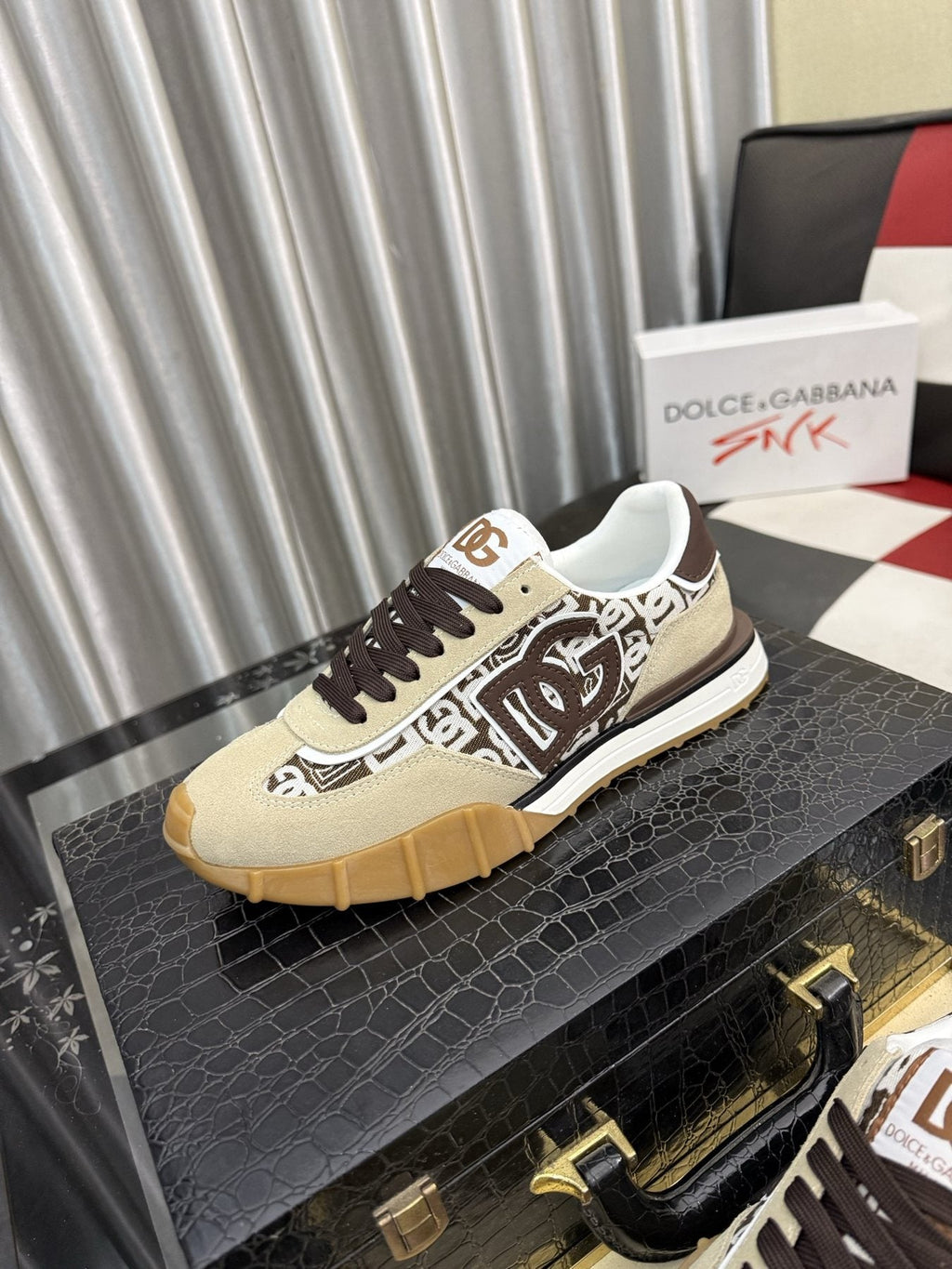 Dolce & Gabbana Patterned Low-Top Sneakers — front